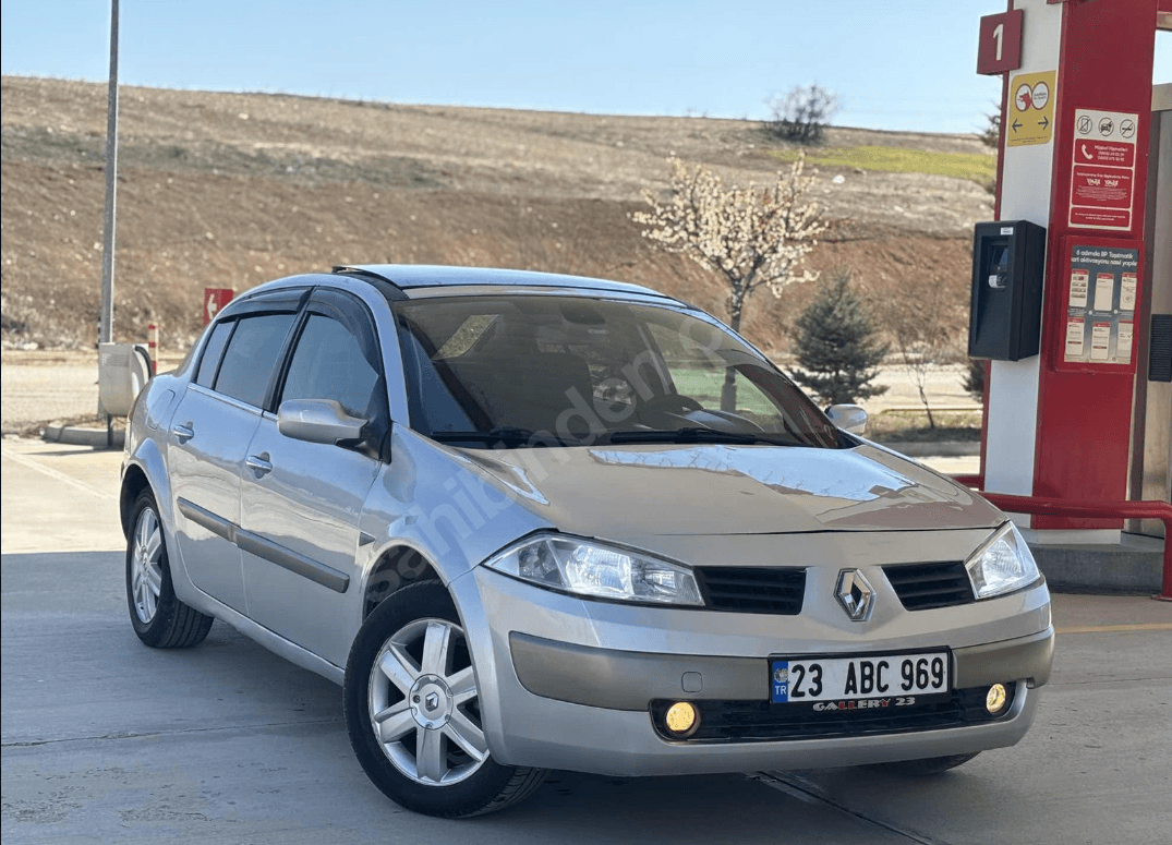 2005 MODEL MEGANE 1.5 DCİ DYNAMIQUE CAM TAVAN FULL ÇOK TEMİZ