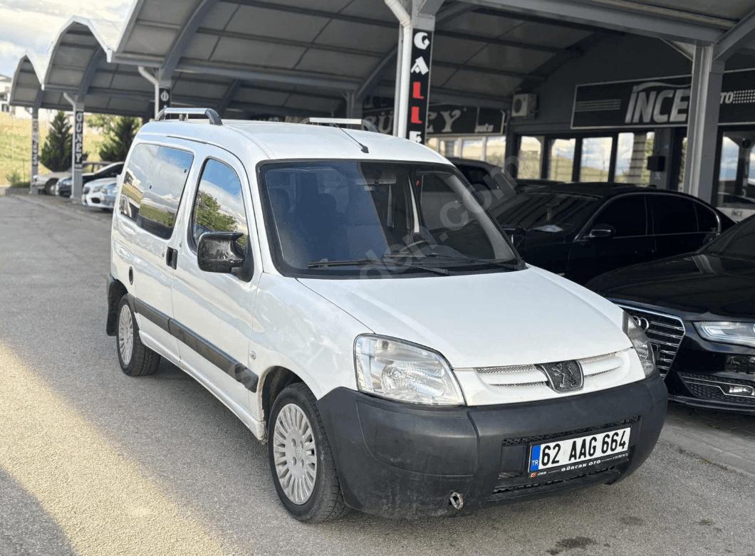 2004 MODEL PARTNER 1.9 DİZEL TEMİZ UYGUN FİYATLI AİLE ARABASI